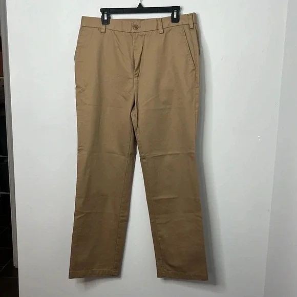 Bundle of 2 Men’s Izod Navy & Khaki Pants - Picture 5 of 7